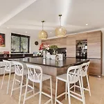 Villa 350m2 - Vue - Piscine - Clim - Parking