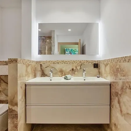 350m2 - Vue - Piscine - Clim - Parking