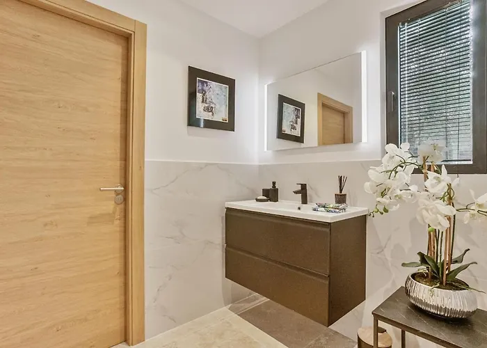 빌라 350m2 - Vue - Piscine - Clim - Parking *