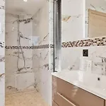 350m2 - Vue - Piscine - Clim - Parking Вилла *
