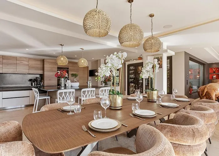 Villa 350m2 - Vue - Piscine - Clim - Parking Sainte-Maxime