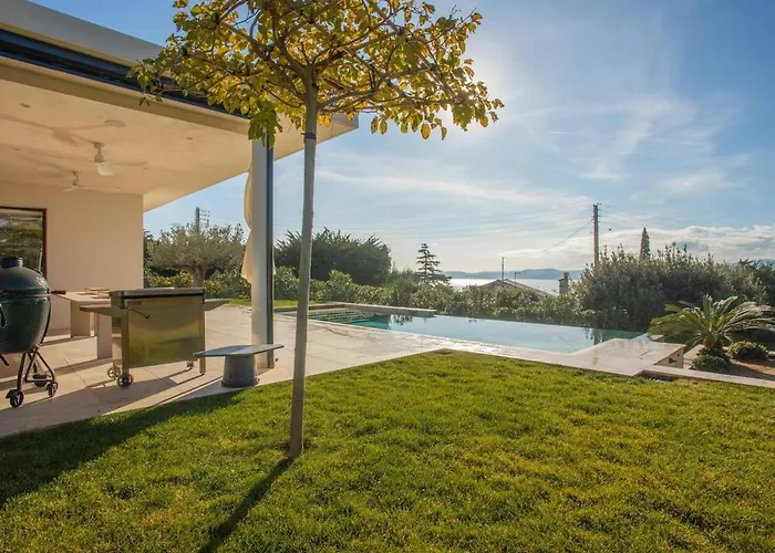 350m2 - Vue - Piscine - Clim - Parking