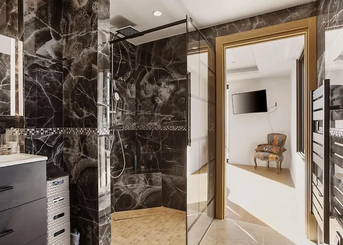 350m2 - Vue - Piscine - Clim - Parking *