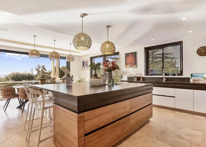 350m2 - Vue - Piscine - Clim - Parking *