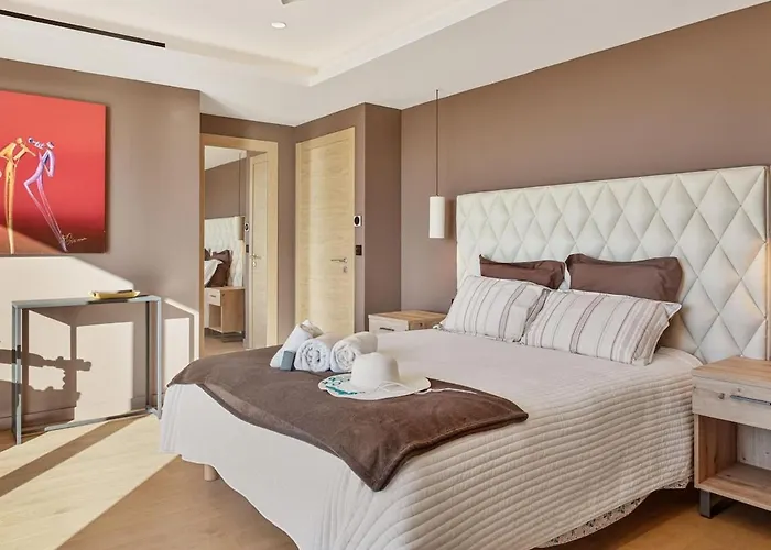 350m2 - Vue - Piscine - Clim - Parking *