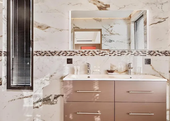 Villa 350m2 - Vue - Piscine - Clim - Parking Sainte-Maxime